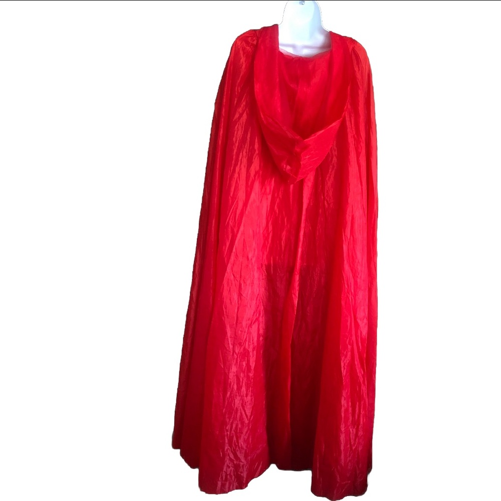 Halloween Red Costume Cape full length - Picture 2 of 10